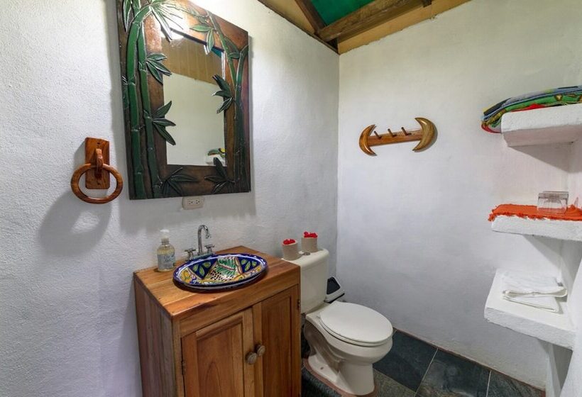 كوخ قياسي, Luna Lodge