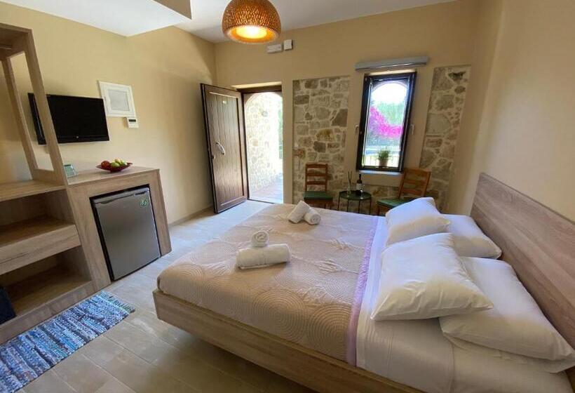 デラックスルーム, Mikros Paradisos