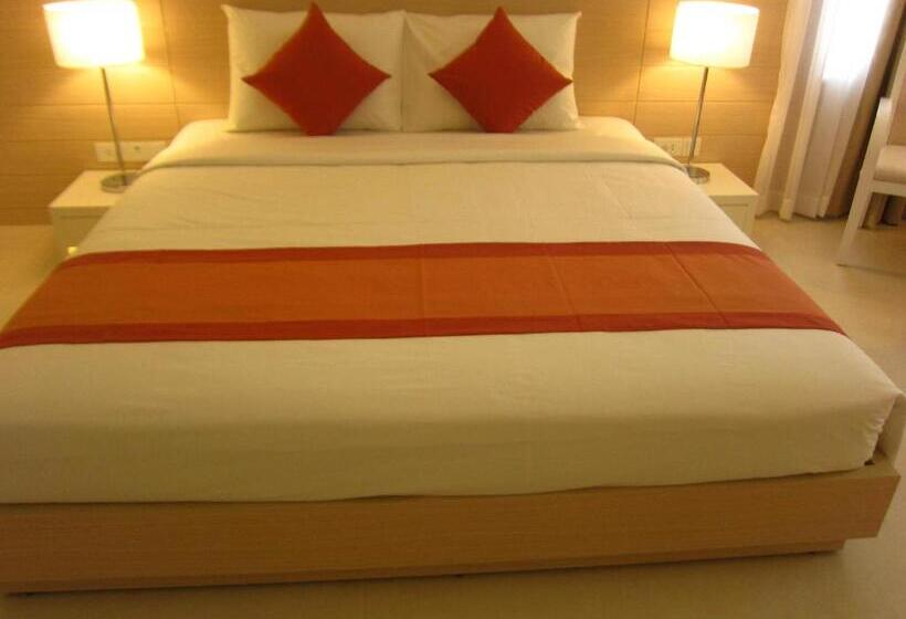 اتاق سوپریور با تخت بزرگ, Nhi Phi