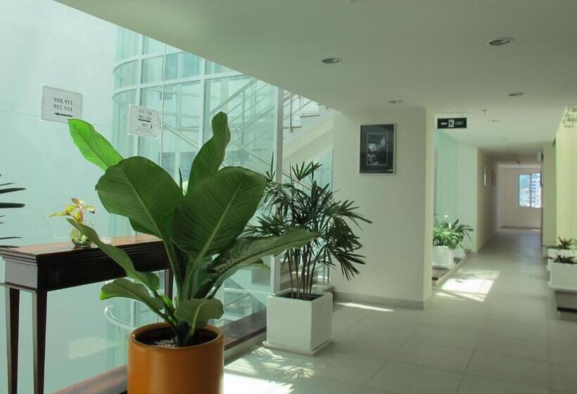 اتاق لوکس, Nhi Phi