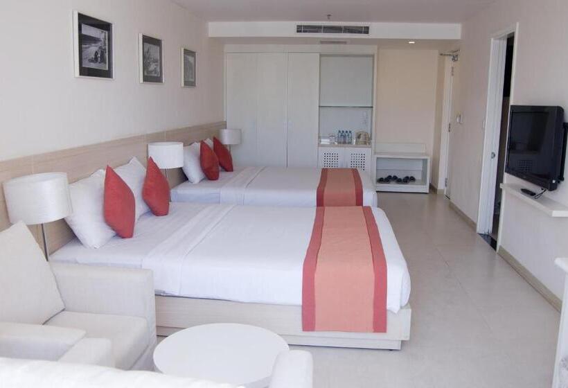 اتاق خانوادگی, Nhi Phi