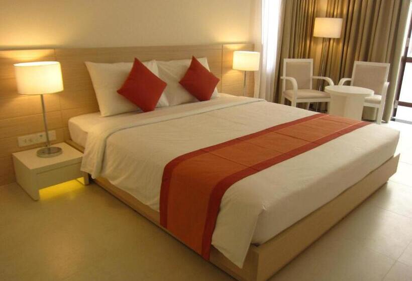 اتاق لوکس با تخت بزرگ, Nhi Phi