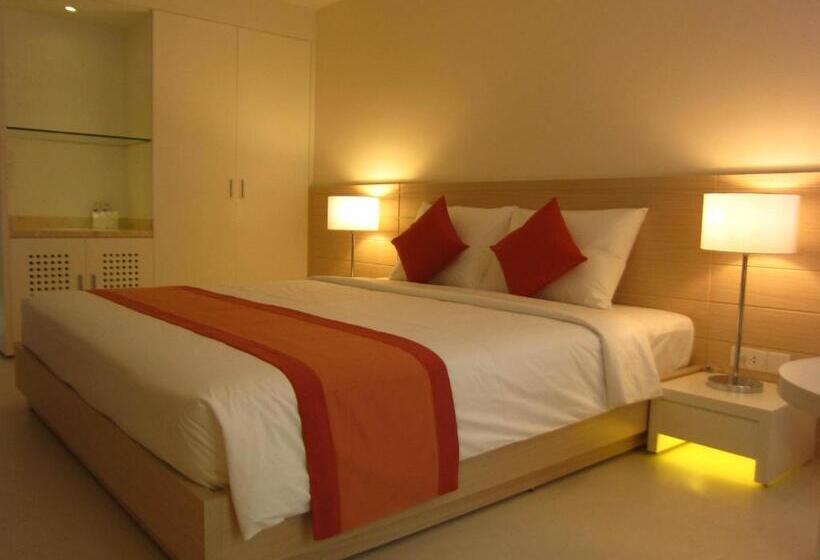 اتاق لوکس با تخت بزرگ, Nhi Phi