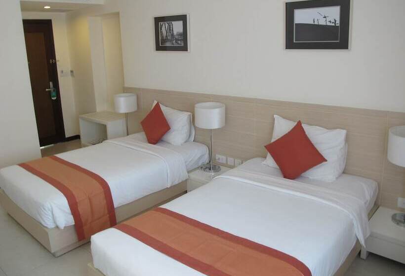 اتاق سوپریور, Nhi Phi