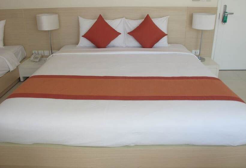 اتاق لوکس, Nhi Phi