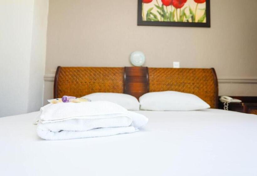 キングサイズベッドのスタンダードルーム, Parador