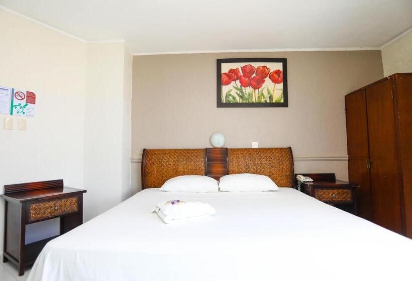 キングサイズベッドのスタンダードルーム, Parador