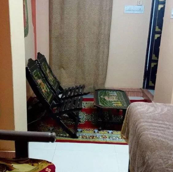ロイヤルルーム, Shyam Palace Guest House