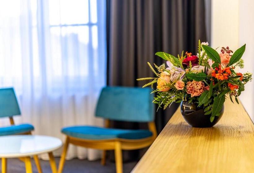 Номер Стандарт, Silva