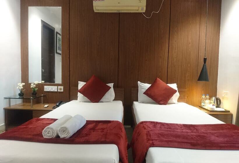 Quarto Deluxe, Tatvam Residency