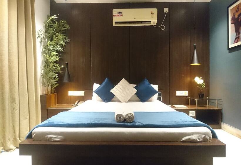 Quarto Premium, Tatvam Residency