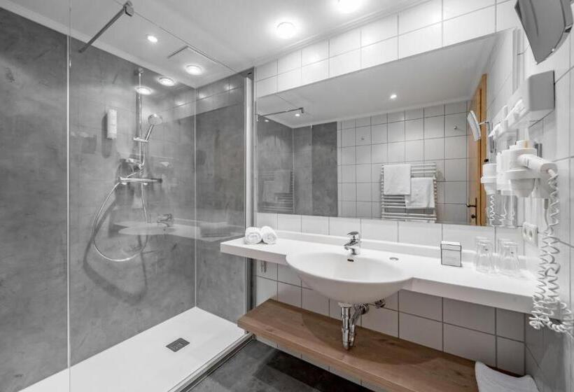 패밀리 룸, Tyrolerhof