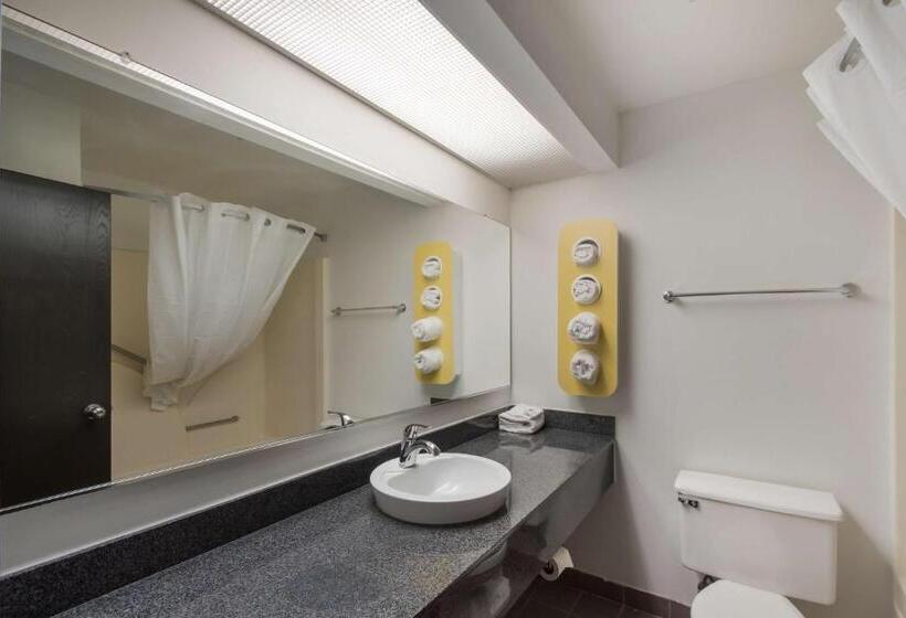 غرفة ديلوكس سرير كينج, Motel 6 Rothschild, Wi