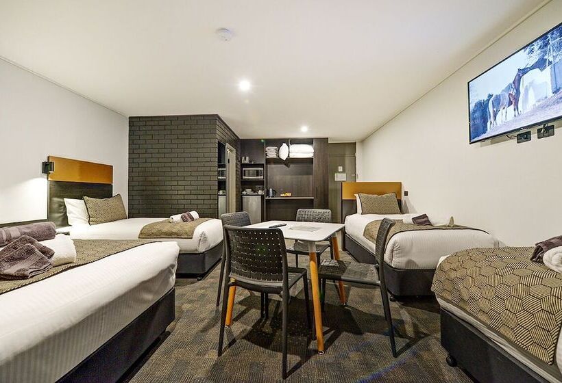 家庭间, Cbd Motor Inn