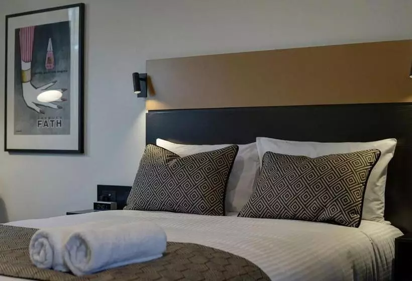 اتاق استاندارد, Cbd Motor Inn