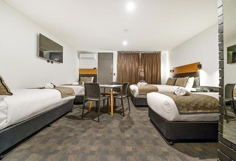 패밀리 룸, Cbd Motor Inn