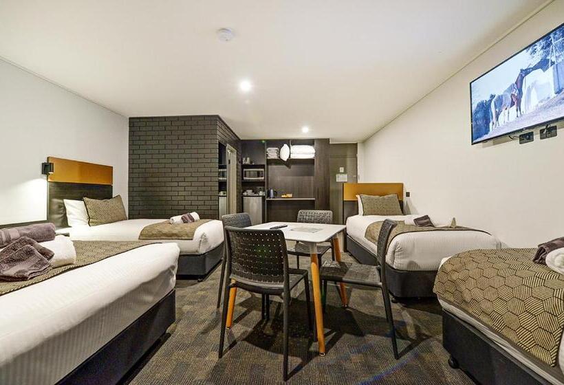 家庭间, Cbd Motor Inn