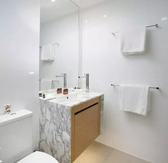 3 Bedroom Deluxe Apartment Sea View, Nirvana By The Sea
