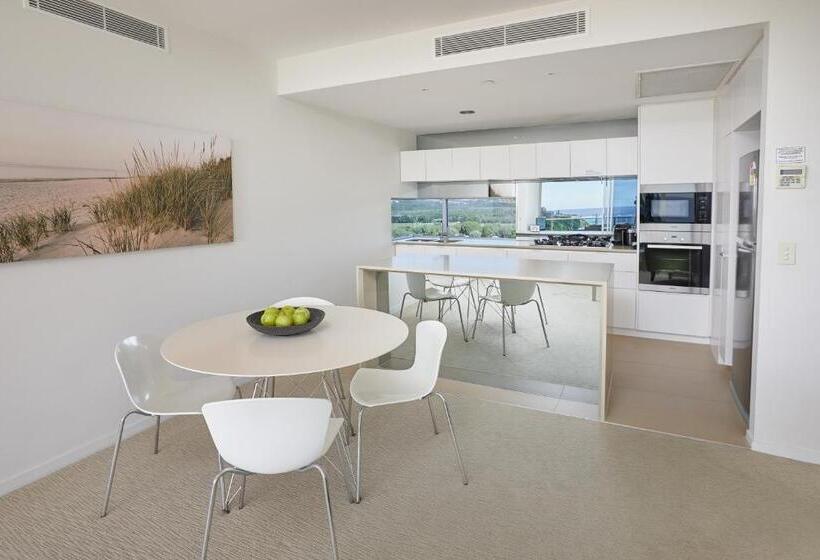 이그제큐티브 스위트, Nirvana By The Sea