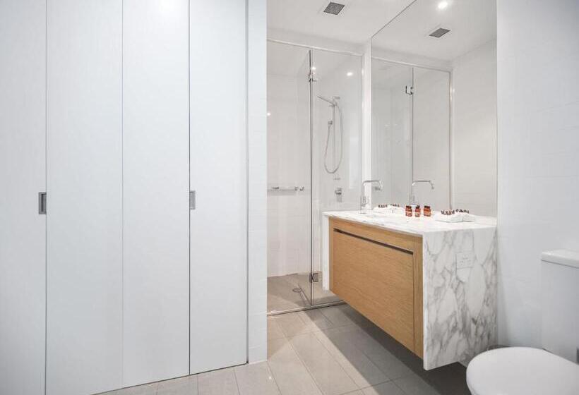 2 Bedroom Apartment with Views, Nirvana By The Sea