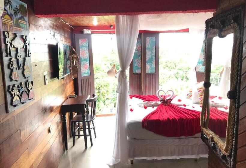 חדר לארבעה סטנדרטי עם נוף לגינה, Pousada Alto Astral