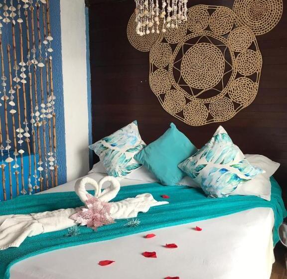 חדר סטנדרט לשלושה עם נוף לבריכה, Pousada Alto Astral