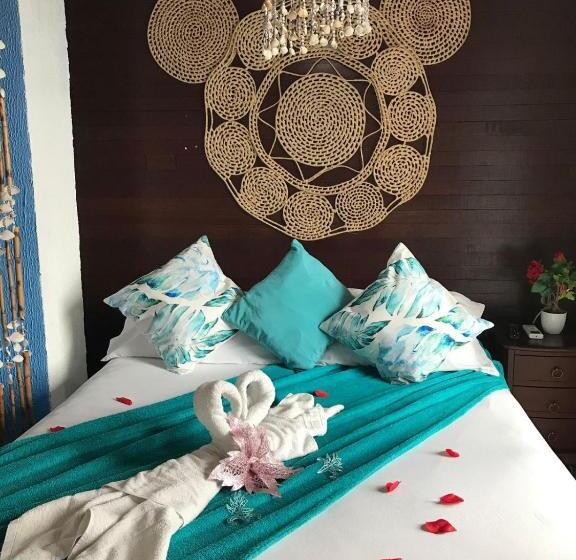 חדר סטנדרט לשלושה עם נוף לבריכה, Pousada Alto Astral