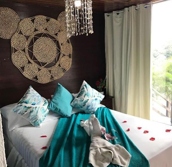 חדר סטנדרט לשלושה עם נוף לבריכה, Pousada Alto Astral