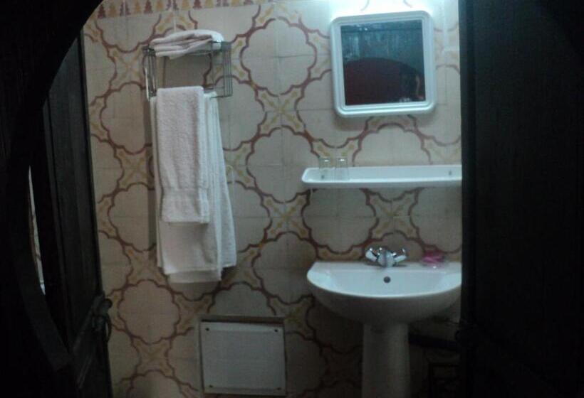 スタンダードトリプルルーム, Rose Noire