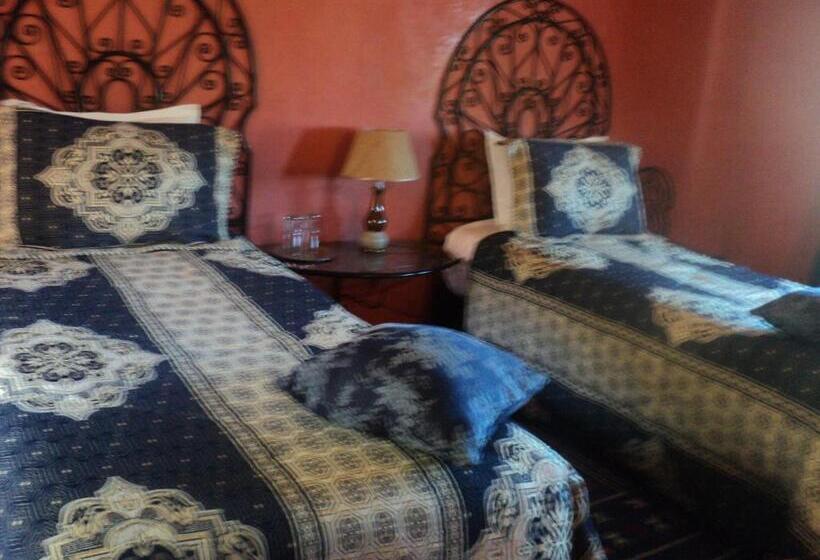 スタンダードトリプルルーム, Rose Noire