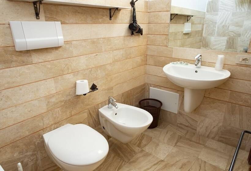 غرفة قياسية, Al Faro