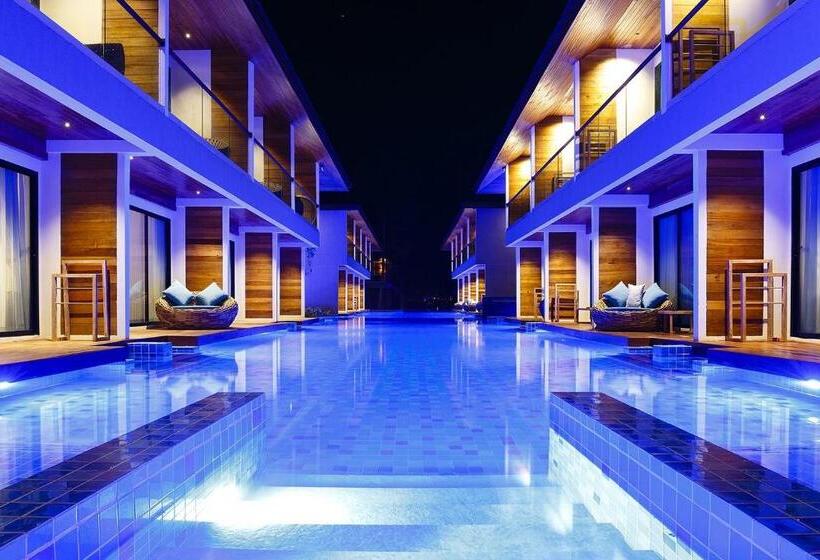 带泳池观景的豪华房, Akira Lipe Resort