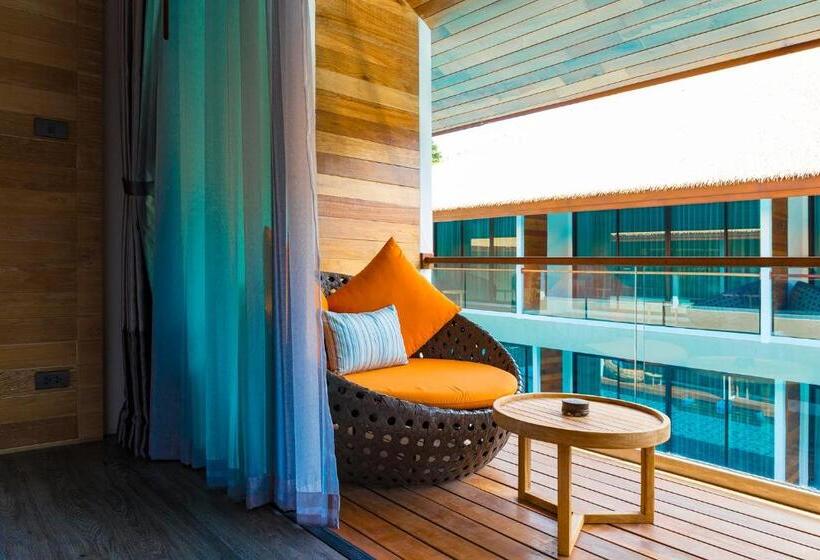 Номер Superior Вид на Бассейн, Akira Lipe Resort