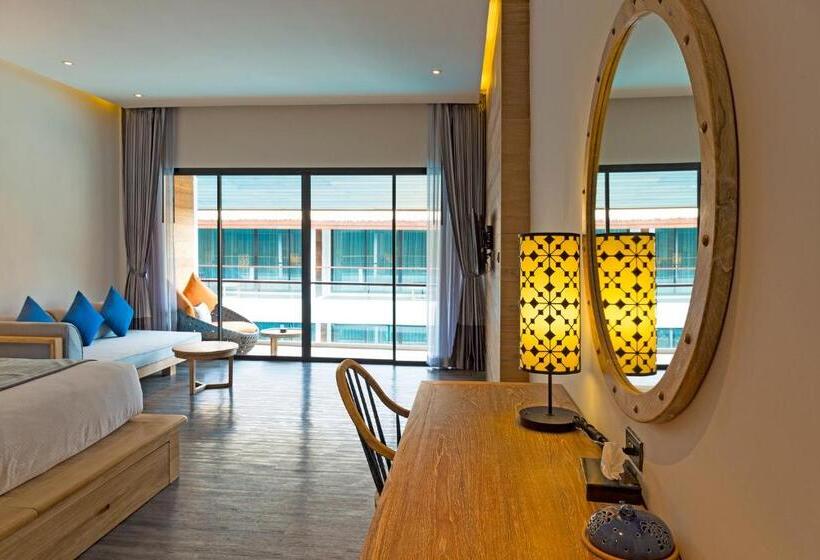 带泳池观景的豪华房, Akira Lipe Resort