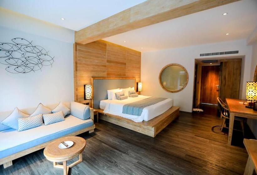 带泳池观景的豪华房, Akira Lipe Resort