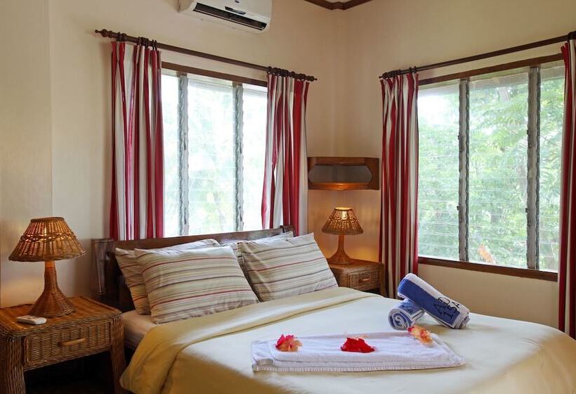 Penthouse Rum, El Galleon Beach Resort