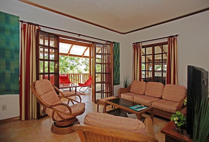 Penthouse Rum, El Galleon Beach Resort