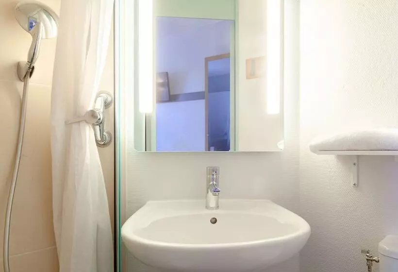スタンダード４人部屋, B&b Hotel Maurepas