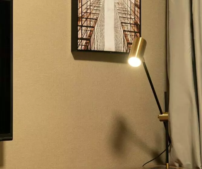 اتاق سوپریور, Poltton International Apartment