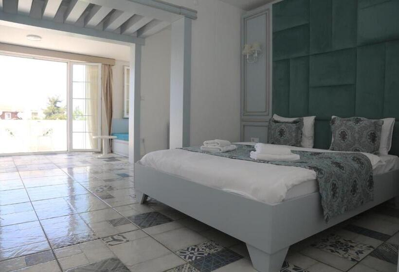 اتاق لوکس با چشم‌انداز دریا, Buyukada Cankaya