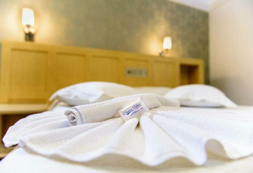 Номер Deluxe, Center