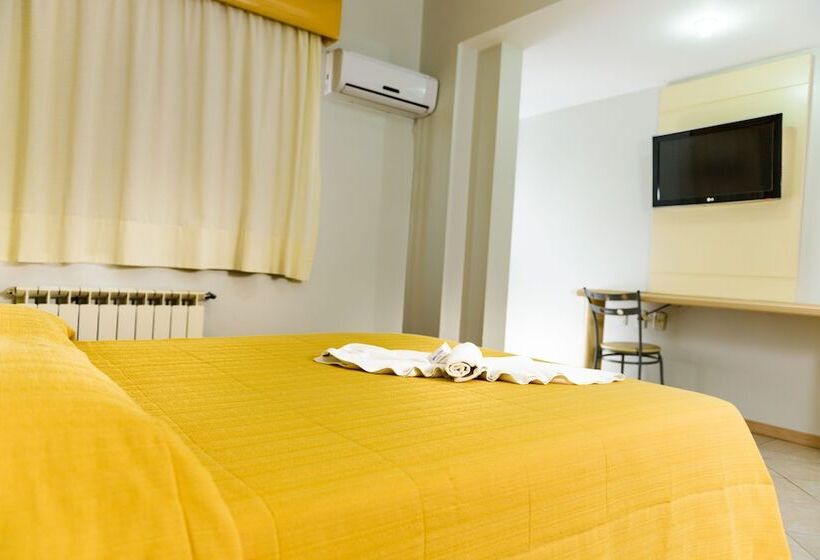 Номер Deluxe, Center