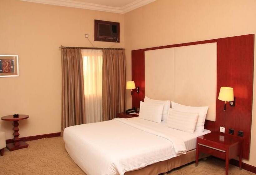 سوییت جونیور, Chelsea Hotel Central Area