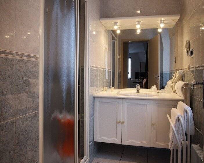 패밀리 룸, Des Eaux