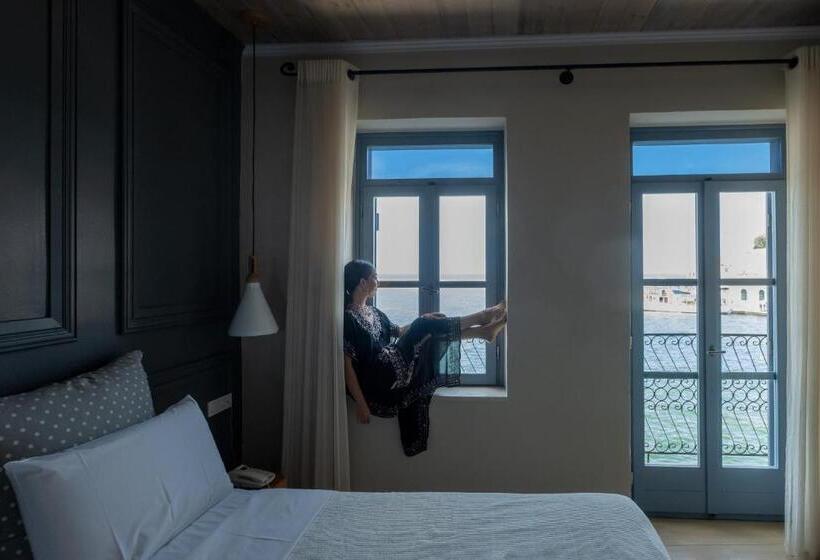 オーシャンビューデラックスルームバルコニー付き, Elia Zampeliou