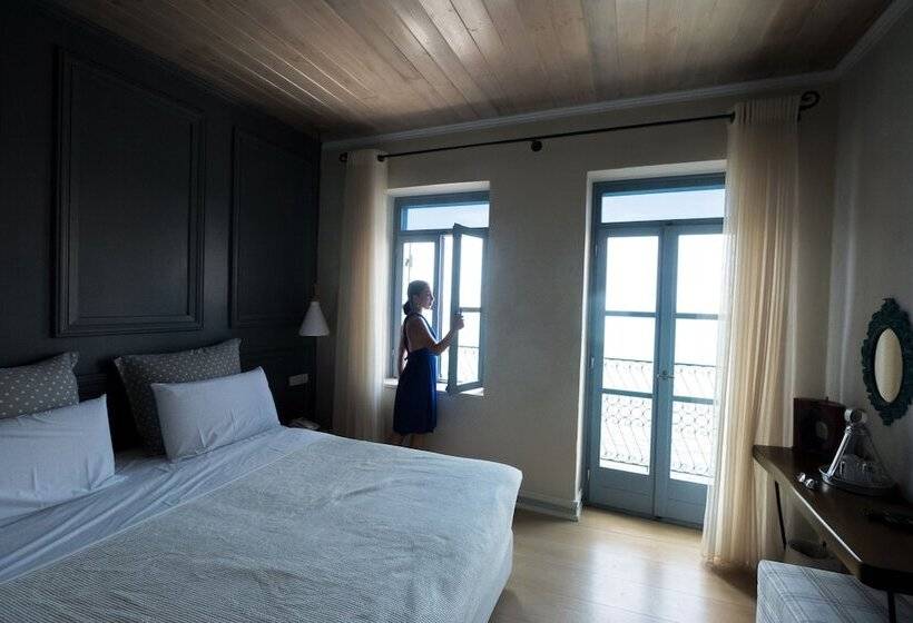 オーシャンビューデラックスルームバルコニー付き, Elia Zampeliou