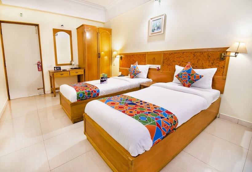 Номер Deluxe, Fabhotel Metro Manor Central Station