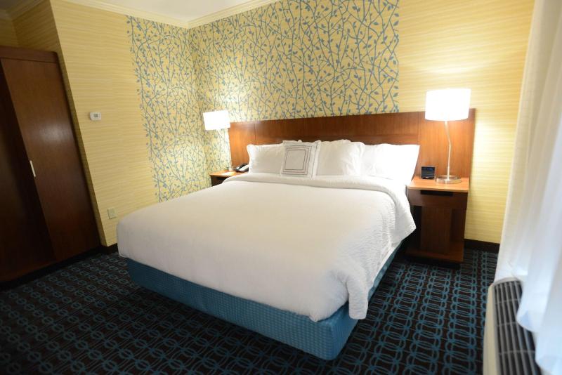 带大床的标准间, Fairfield Inn & Suites By Marriott Bowling Green
