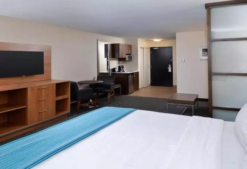 キングサイズベッドのエクゼクティブ, Holiday Inn Hotel & Suites Edmonton Airport Conference Centre, An Ihg
