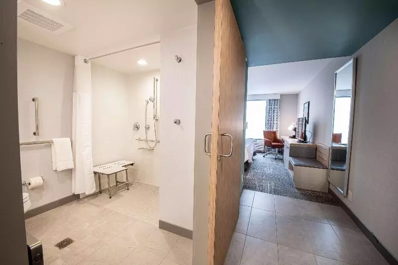 スイート, Holiday Inn Hotel & Suites Edmonton Airport Conference Centre, An Ihg